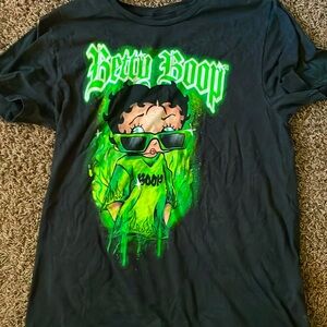 tee shirt